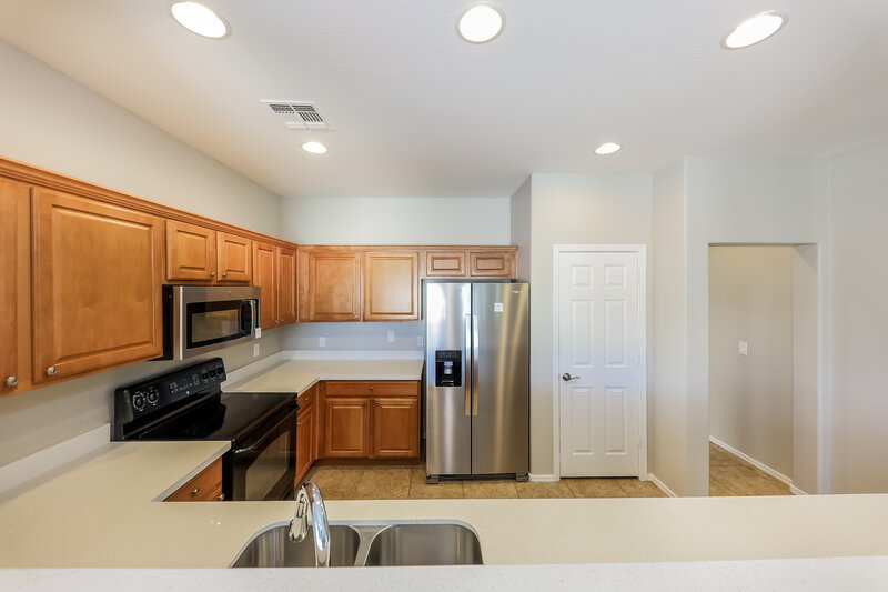 1,895/Mo, 16724 N 177th Ave Surprise, AZ 85388 Kitchen View 2