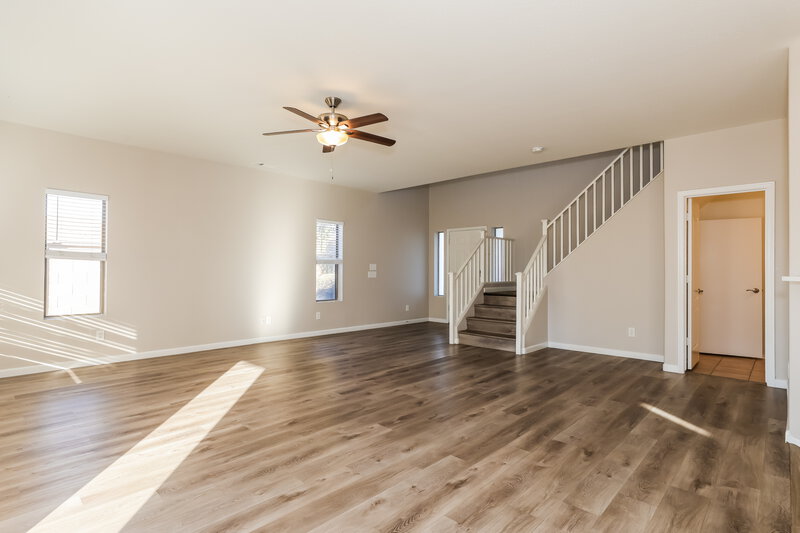 2,120/Mo, 13045 W Columbine Dr El Mirage, AZ 85335 Living Room View