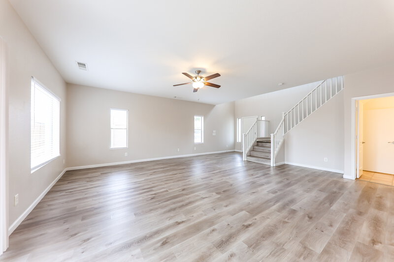 2,095/Mo, 13045 W Columbine Dr El Mirage, AZ 85335 Living Room View 2