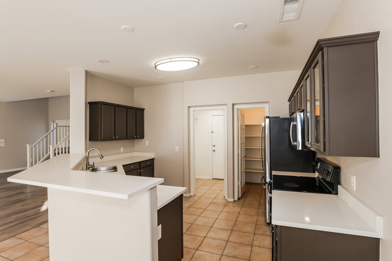 2,120/Mo, 13045 W Columbine Dr El Mirage, AZ 85335 Kitchen View