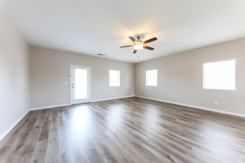 2,095/Mo, 13045 W Columbine Dr El Mirage, AZ 85335 Family Room View