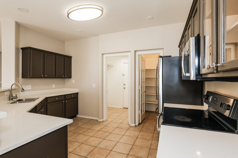 2,120/Mo, 13045 W Columbine Dr El Mirage, AZ 85335 Kitchen View 3
