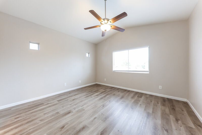 2,095/Mo, 13045 W Columbine Dr El Mirage, AZ 85335 Main Bedroom View