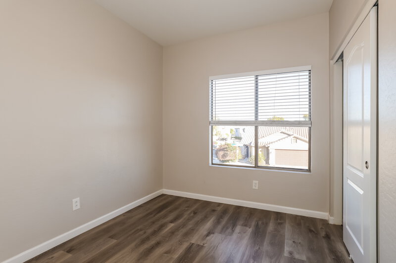 2,120/Mo, 13045 W Columbine Dr El Mirage, AZ 85335 Bedroom View