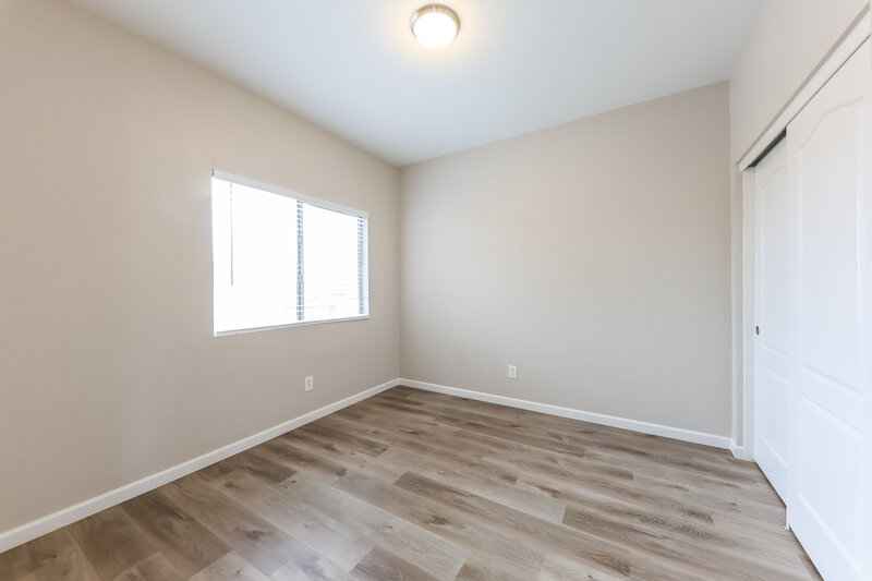 2,095/Mo, 13045 W Columbine Dr El Mirage, AZ 85335 Bedroom View