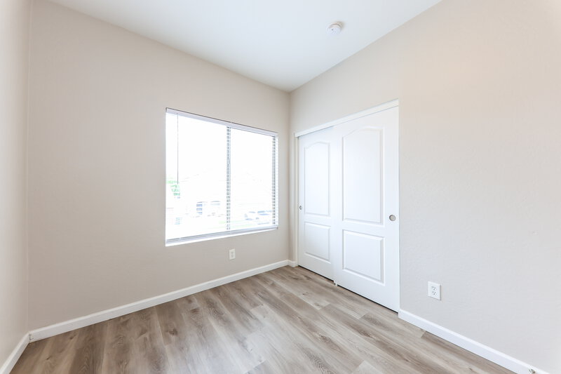 2,095/Mo, 13045 W Columbine Dr El Mirage, AZ 85335 Bedroom View 2