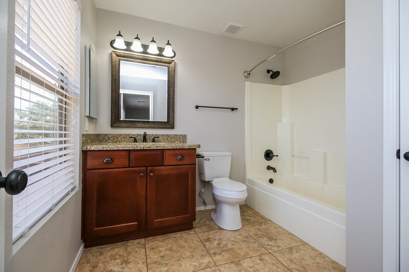 2,455/Mo, 2742 S Southwind Dr Gilbert, AZ 85295 Main Bathroom View