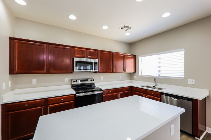 2,055/Mo, 8190 W Palo Verde Ave Peoria, AZ 85345 Kitchen View 2