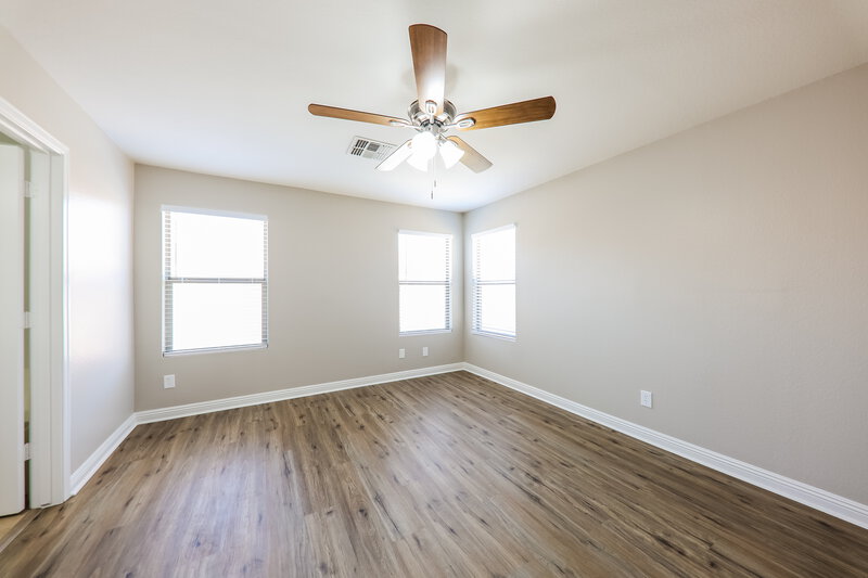 2,055/Mo, 8190 W Palo Verde Ave Peoria, AZ 85345 Main Bedroom View