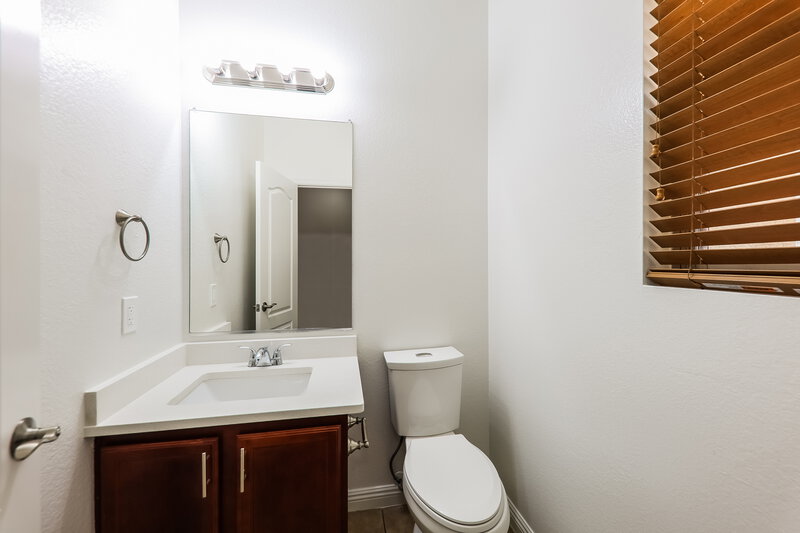 2,055/Mo, 8190 W Palo Verde Ave Peoria, AZ 85345 Main Bathroom View 2