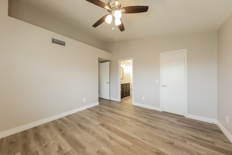 2,030/Mo, 8741 W Greenbrian Dr Peoria, AZ 85382 Bedroom View