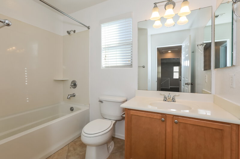 2,480/Mo, 11162 E Stearn Ave Mesa, AZ 85212 Bathroom View 2