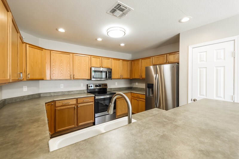 1,930/Mo, 13122 W Clarendon Ave Litchfield Park, AZ 85340 Kitchen View 2