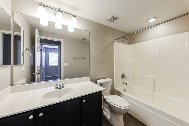 1,930/Mo, 13122 W Clarendon Ave Litchfield Park, AZ 85340 Bathroom View