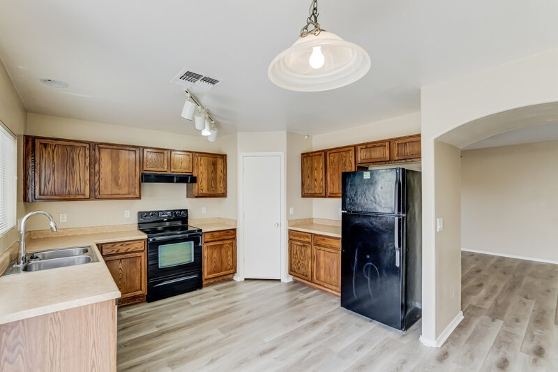 1,760/Mo, 1105 S 225th Ave Buckeye, AZ 85326 Kitchen View 3