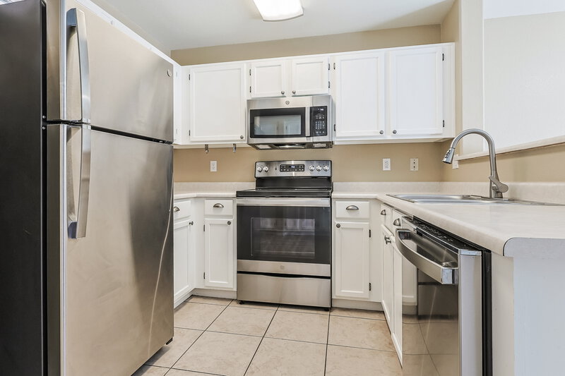 2,255/Mo, 250 W Juniper Ave Unit 71 Gilbert, AZ 85233 Kitchen View