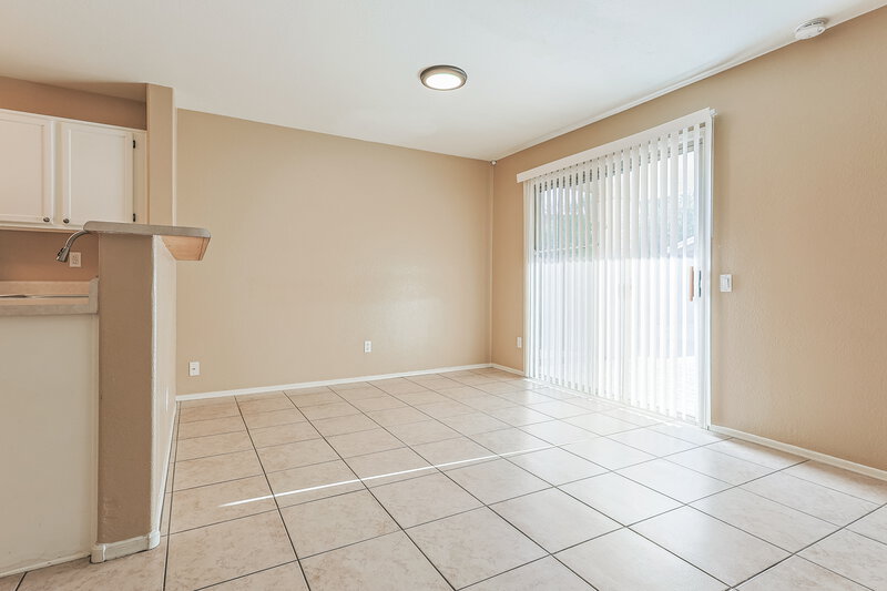 2,255/Mo, 250 W Juniper Ave Unit 71 Gilbert, AZ 85233 Den View 2