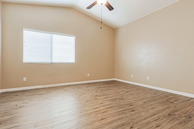 2,255/Mo, 250 W Juniper Ave Unit 71 Gilbert, AZ 85233 Main Bedroom View