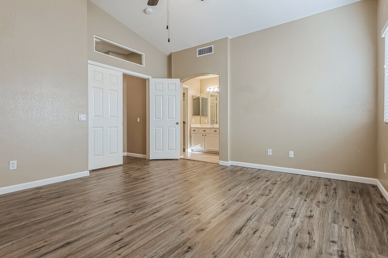 2,255/Mo, 250 W Juniper Ave Unit 71 Gilbert, AZ 85233 Main Bedroom View 2