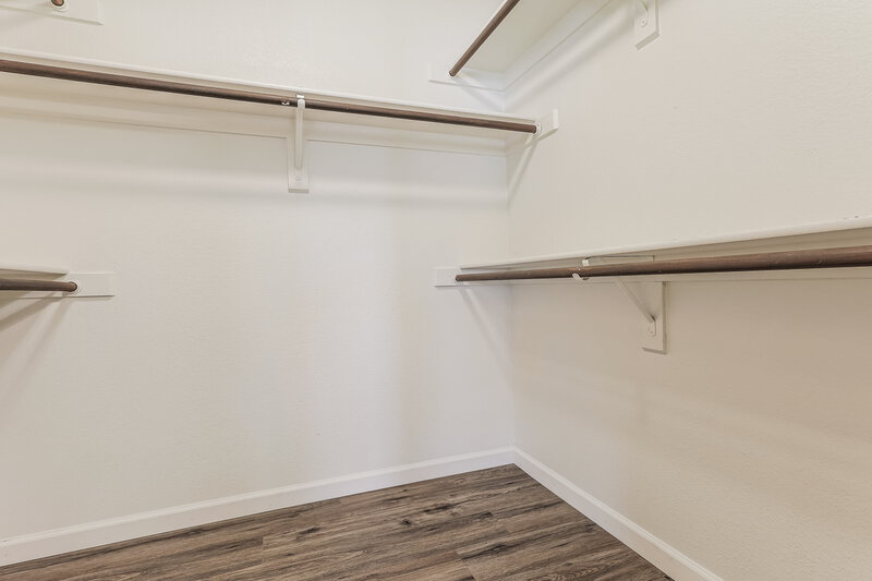 2,255/Mo, 250 W Juniper Ave Unit 71 Gilbert, AZ 85233 Walk In Closet View