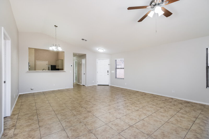 2,130/Mo, 9517 E Naranja Ave Mesa, AZ 85209 Living Room View 2