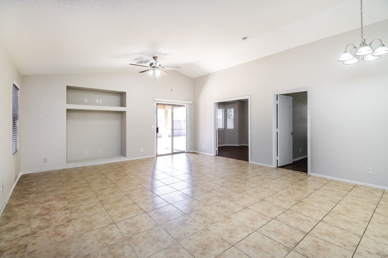 2,130/Mo, 9517 E Naranja Ave Mesa, AZ 85209 Dining Room View 2