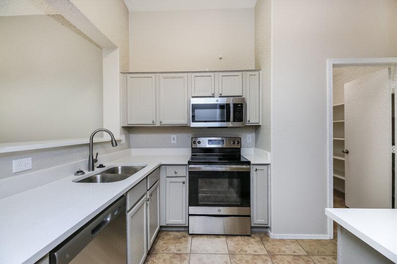 2,130/Mo, 9517 E Naranja Ave Mesa, AZ 85209 Kitchen View