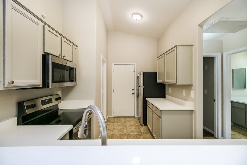 2,130/Mo, 9517 E Naranja Ave Mesa, AZ 85209 Kitchen View 3