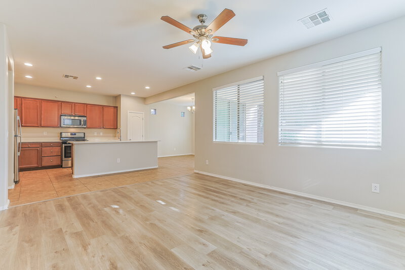 2,285/Mo, 2055 S Martingale Rd Gilbert, AZ 85295 Living Room View 2