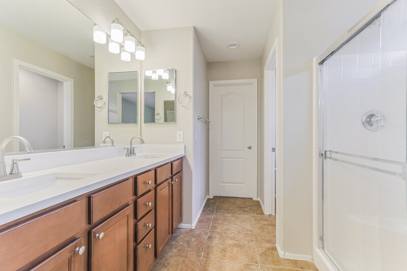 2,285/Mo, 2055 S Martingale Rd Gilbert, AZ 85295 Main Bathroom View
