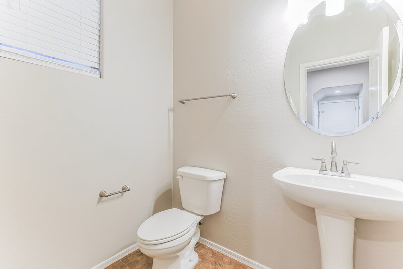 2,285/Mo, 2055 S Martingale Rd Gilbert, AZ 85295 Bathroom View 2