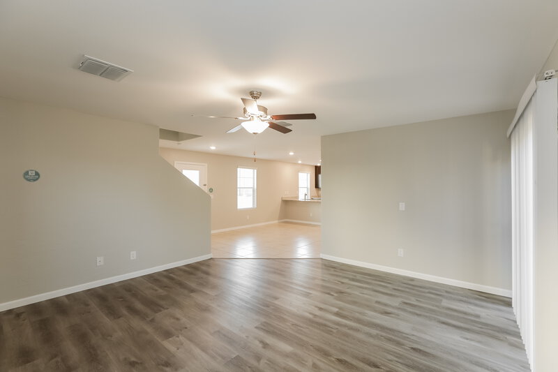 1,955/Mo, 8039 W Agora Ln Phoenix, AZ 85043 Living Room View