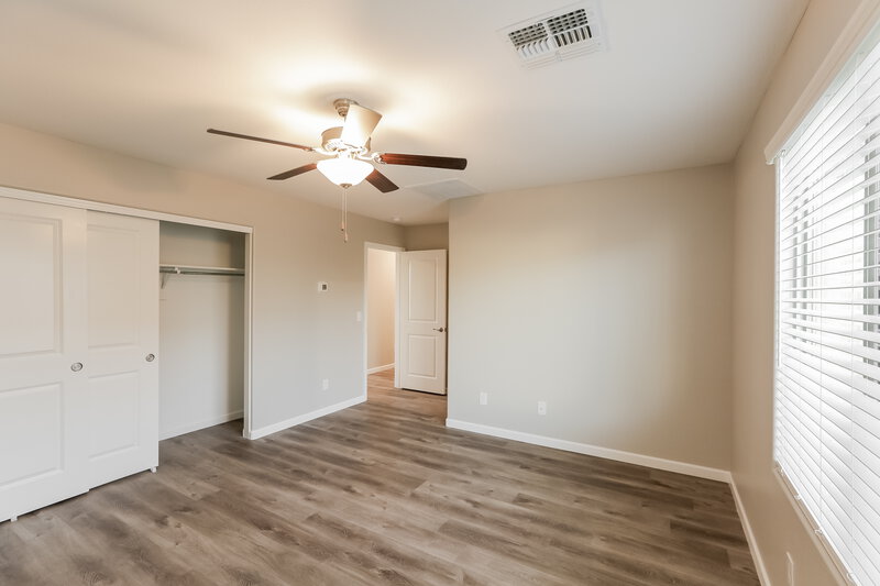 1,955/Mo, 8039 W Agora Ln Phoenix, AZ 85043 Main Bedroom View 2