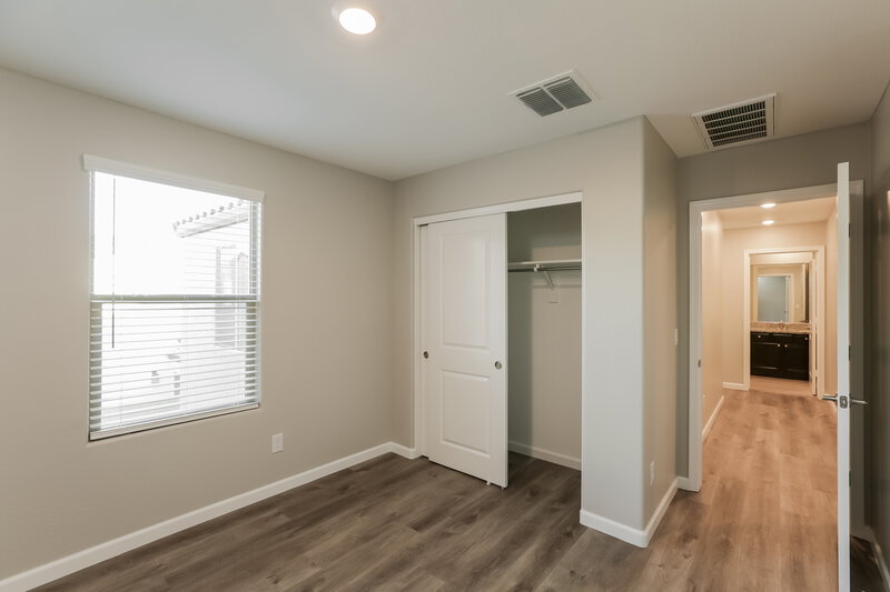 1,955/Mo, 8039 W Agora Ln Phoenix, AZ 85043 Bedroom View