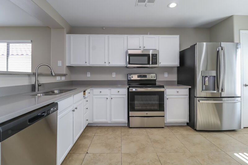 2,780/Mo, 13842 W Tara Ln Surprise, AZ 85374 Kitchen View
