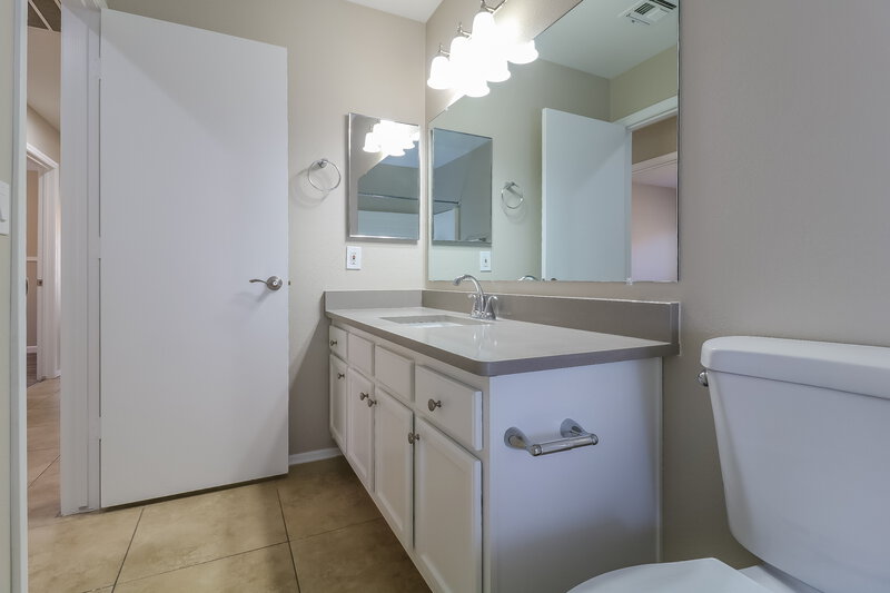 2,780/Mo, 13842 W Tara Ln Surprise, AZ 85374 Bathroom View