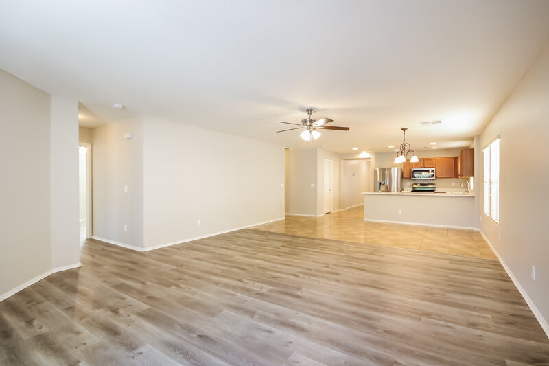 1,905/Mo, 11855 W Robin Ct Sun City, AZ 85373 Family Room View