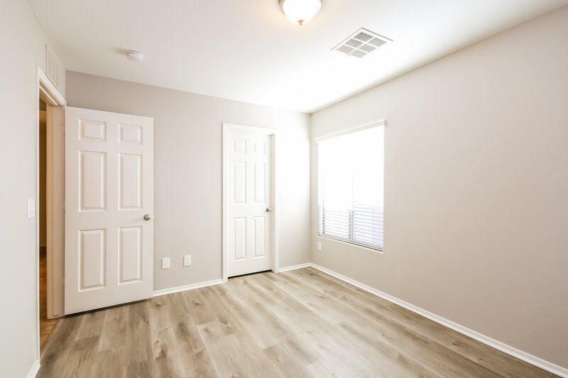 1,905/Mo, 11855 W Robin Ct Sun City, AZ 85373 Bedroom View 2