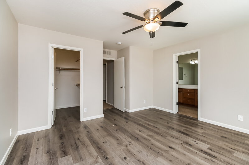 2,005/Mo, 2829 W Grenadine Rd Phoenix, AZ 85041 Main Bedroom View 2