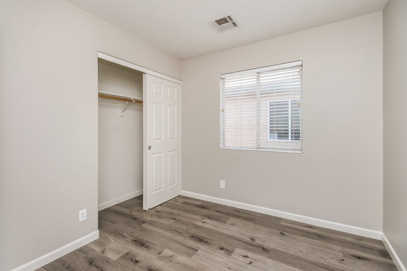 2,005/Mo, 2829 W Grenadine Rd Phoenix, AZ 85041 Bedroom View