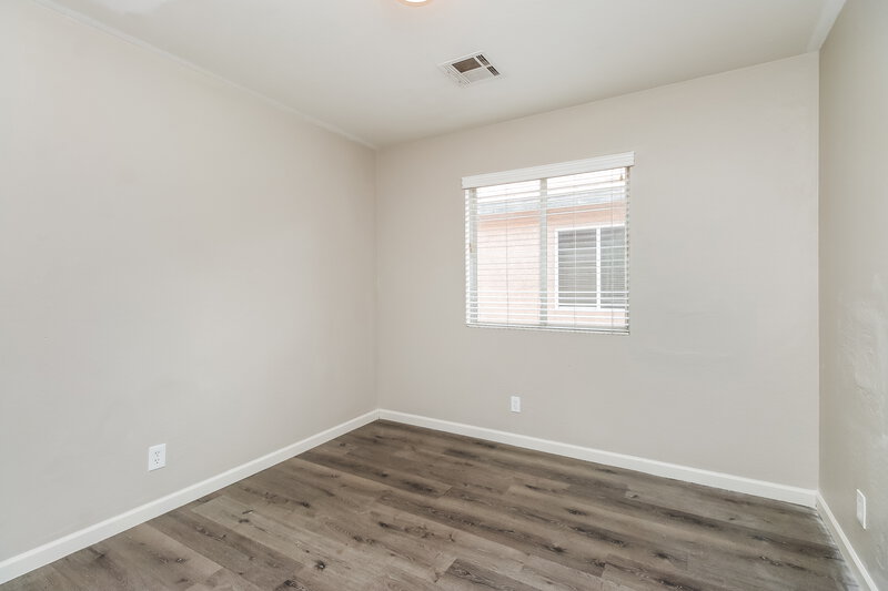 2,005/Mo, 2829 W Grenadine Rd Phoenix, AZ 85041 Bedroom View 2