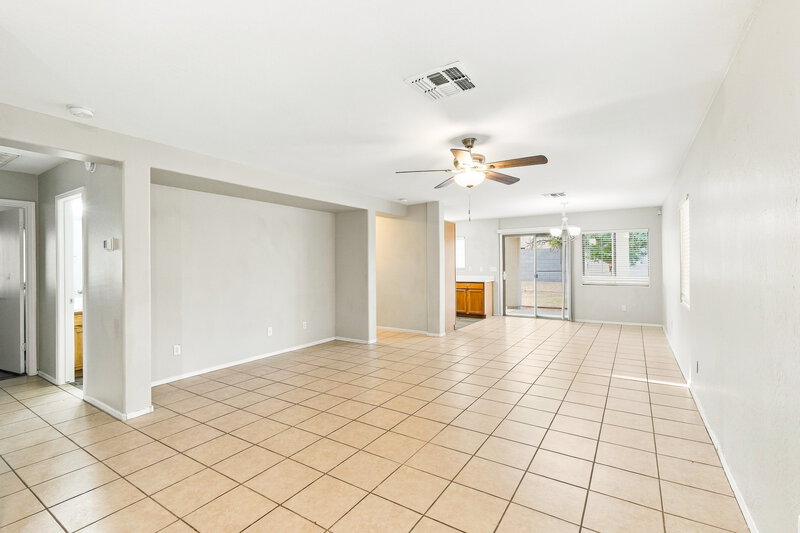 2,065/Mo, 1629 W Burgess Ln Phoenix, AZ 85041 Living Room View