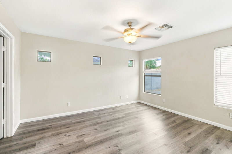 2,065/Mo, 1629 W Burgess Ln Phoenix, AZ 85041 Primary Bedroom View