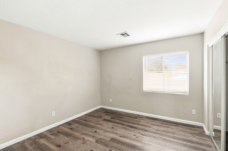 2,065/Mo, 1629 W Burgess Ln Phoenix, AZ 85041 Bedroom View 2