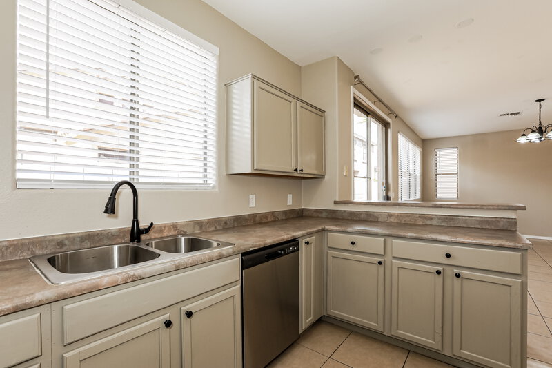 2,345/Mo, 8930 E Capri Ave Mesa, AZ 85208 Kitchen View 2