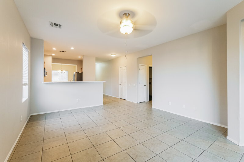 2,110/Mo, 11722 W Lincoln St Avondale, AZ 85323 Living Room View