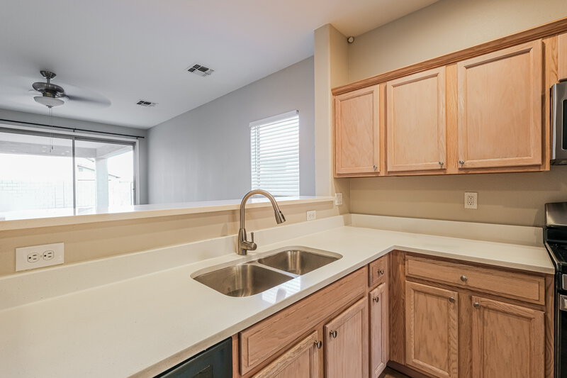 2,110/Mo, 11722 W Lincoln St Avondale, AZ 85323 Kitchen View 3