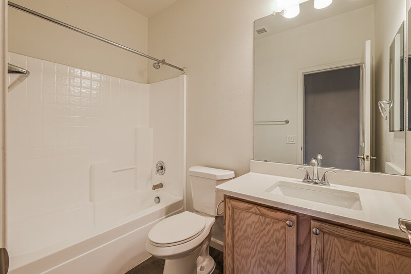 2,110/Mo, 11722 W Lincoln St Avondale, AZ 85323 Bathroom View