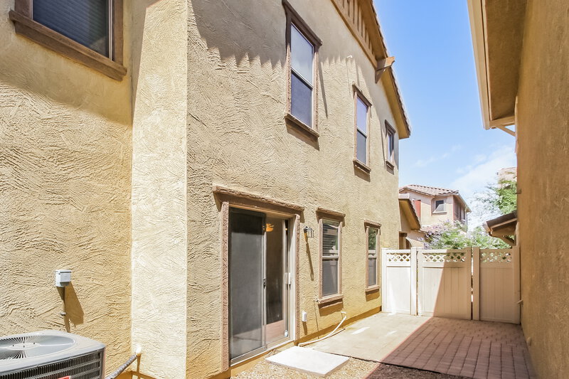 2,325/Mo, 1065 S Cheshire Ln Gilbert, AZ 85296 Rear View