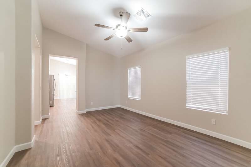 2,260/Mo, 947 S Tucana Ln Gilbert, AZ 85296 Living Room View 2